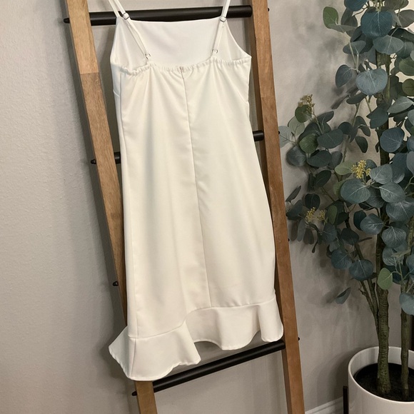 She + Sky White Square Neck Dress - Picture 4 of 6